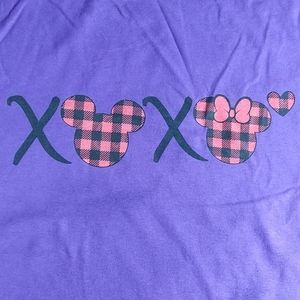 Hug and Kisses Mickey Minnie Graphic Tee